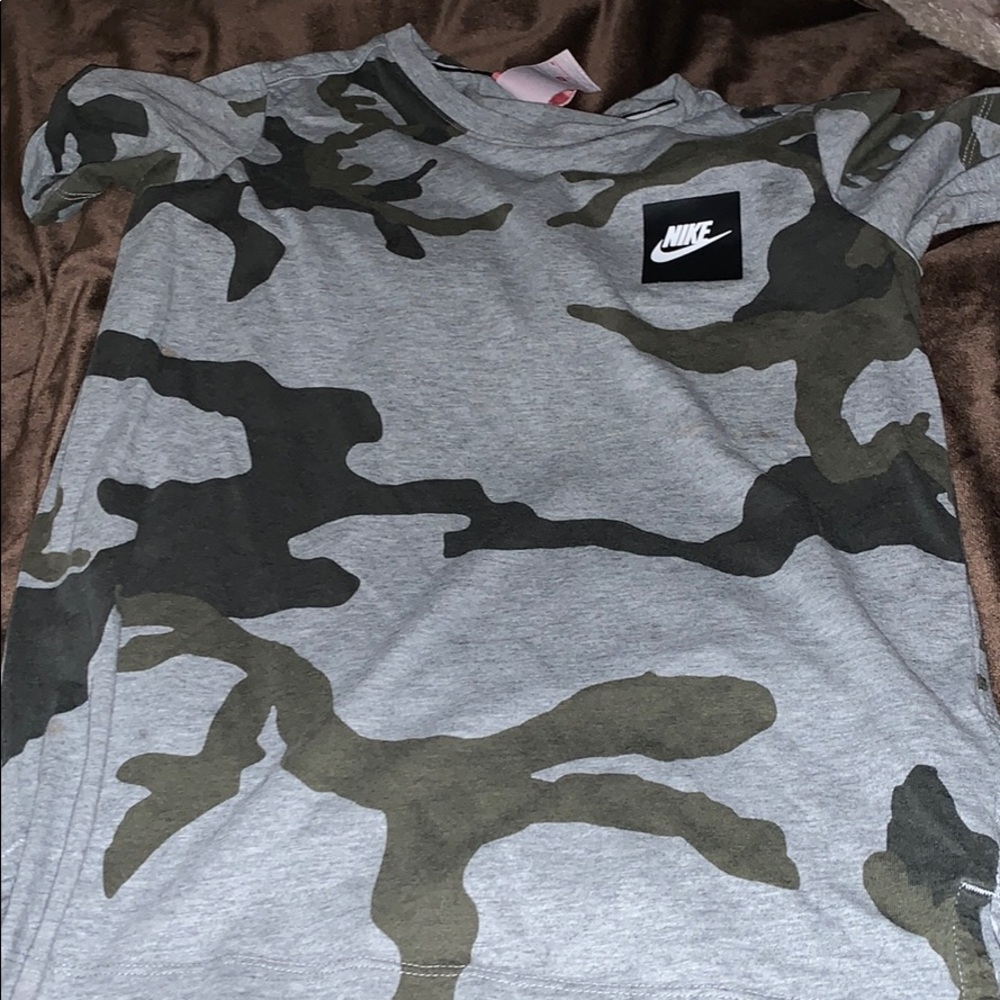 Nike tee